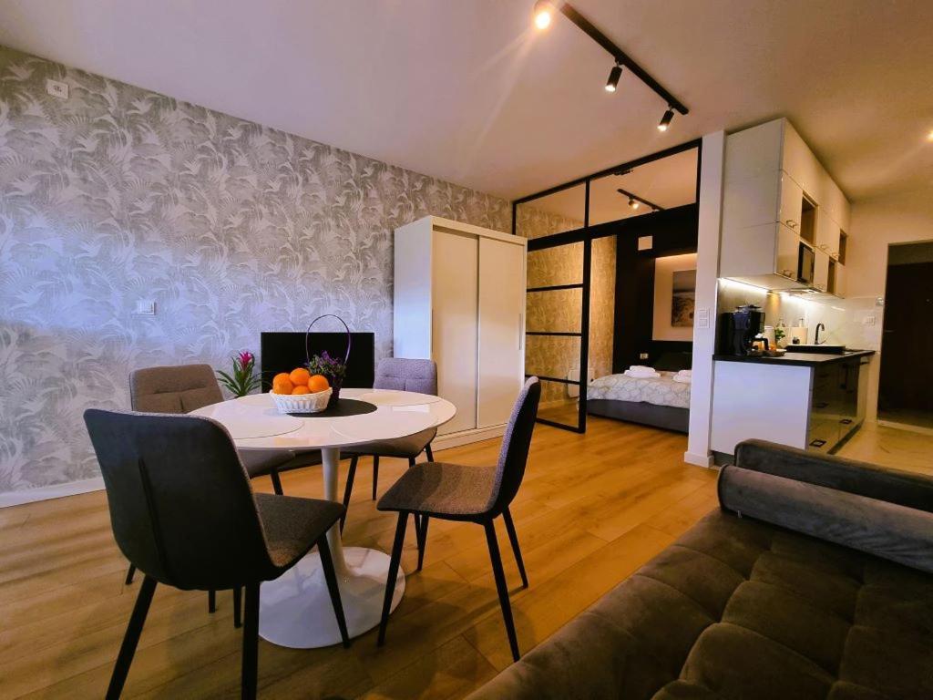 Apartament Szmaragdowa 21 Przy Plazy - Sala Zabaw, Silownia - 365Pam Мельно Номер фото